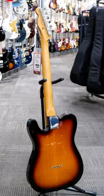 Fender - Noventa Telecaster, Pau Ferro Fingerboard - 2-Colour Sunburst 3